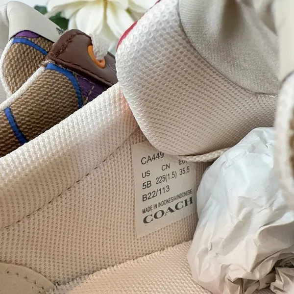 NWT Coach Clip Low Top Sneaker In Rainbow Signature Canvas size‎ US5/EU 35.5 - Image 8