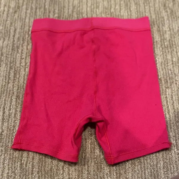 Skims pink pajama bottoms - Image 4