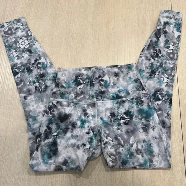 lululemon athletica Gray and Blue Leggings with Unique Pattern - Image 3