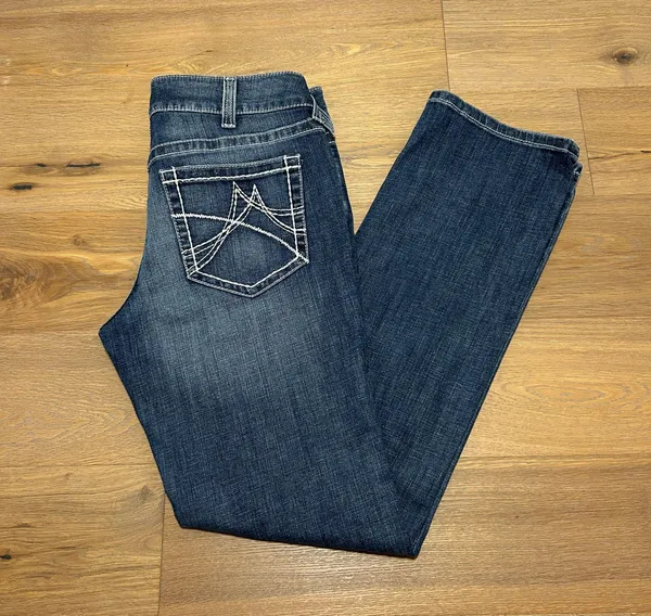 Ariat size 31 straight leg jeans, longer inseam/length - Image 2