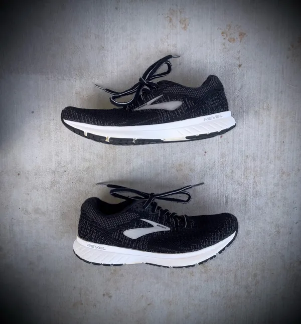 Brooks Revel 3 Women’s Running Shoes Sz 7 Mesh Upper - Image 7