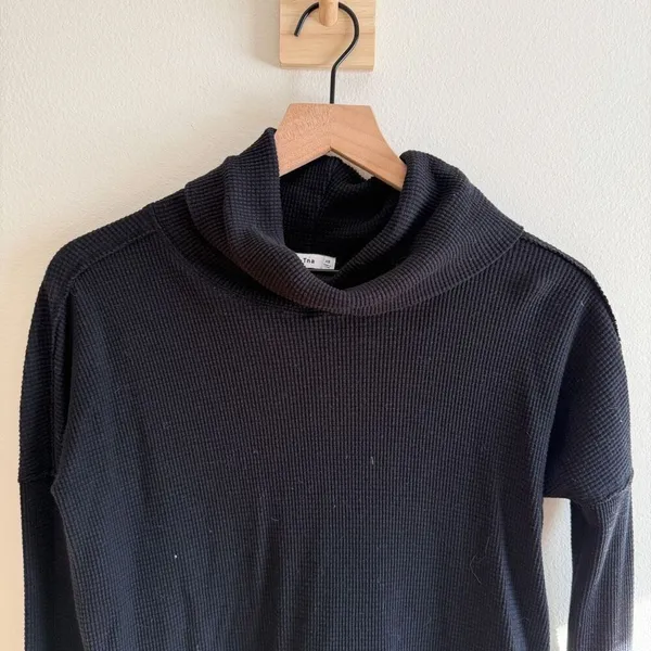 Aritzia TNA Thermal Waffle Knit Cowl Neck Top Size XS - Image 3
