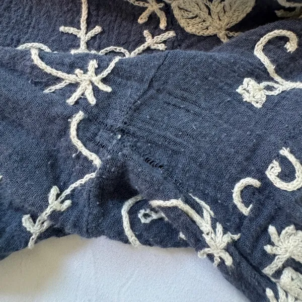 Lauren Michelle Blue & Cream Embroidered 3/4 Sleeve Blouse - Image 8