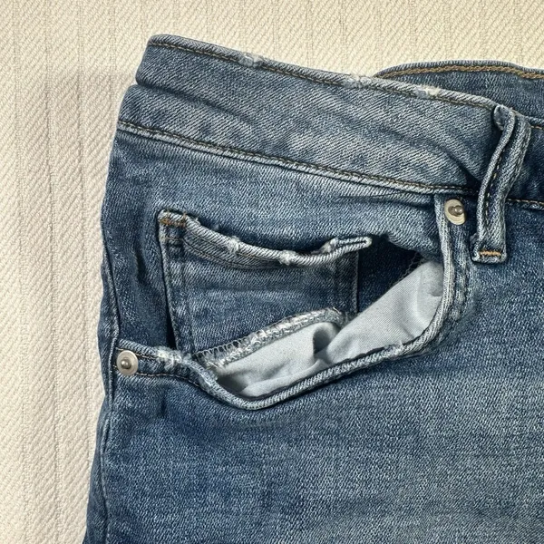 H&M Denim Shorts Womens Size 12 Blue Jean Rolled Cuffed Hem Medium Wash Summer - Image 2