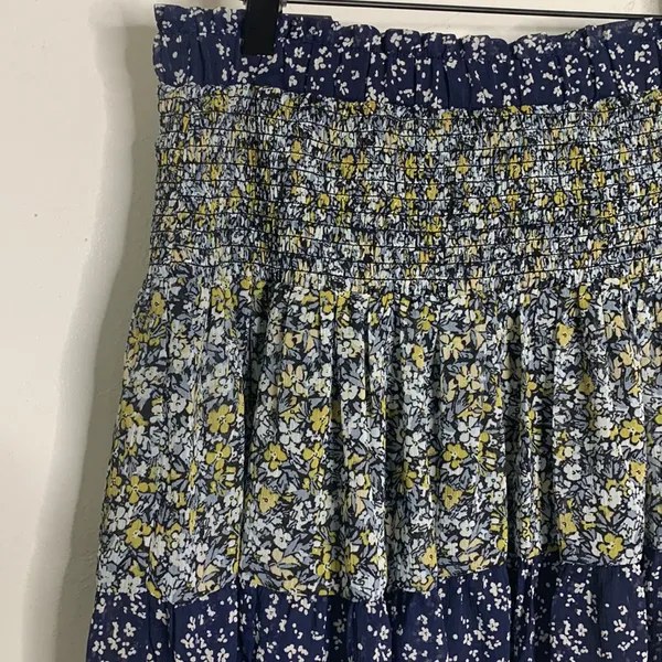 Banana Republic outlet blue floral skirt‎ new - Image 2