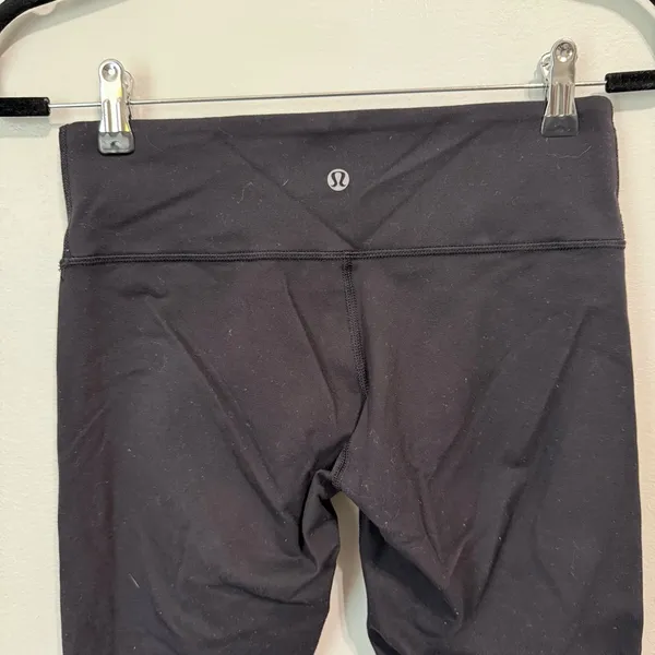 Lululemon WunderUnder Cropped Low Rise Black Leggings Size 6 - Image 4
