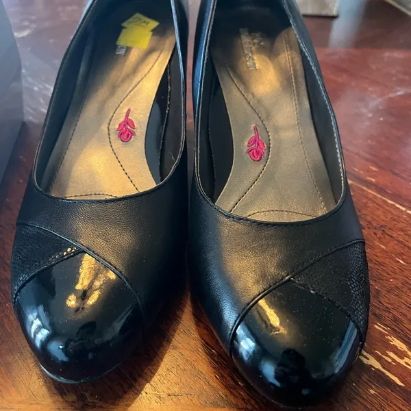 Women’s Heels Designer size 7 Ros Hommerson Heels Brand New Business Casual - Image 3