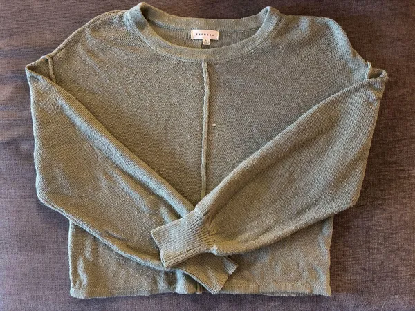 Green Light Weight Sweater Size M - Image 4