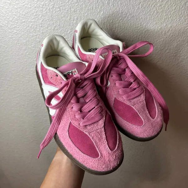 HBD Happy Bird Days x We Flower pink retro court suede sneakers EU 39 / Men 6.5 - Image 3
