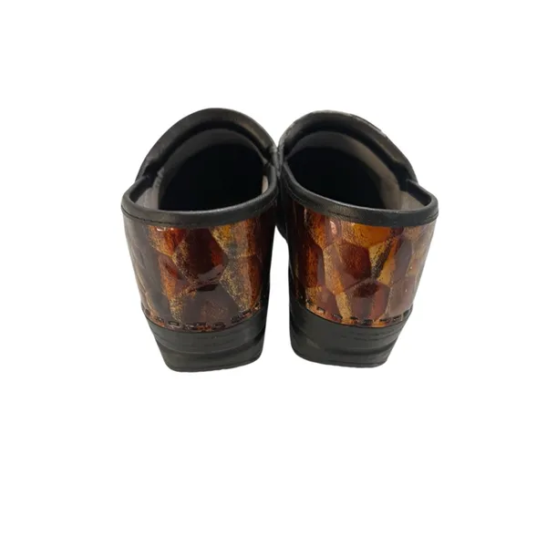 Dansko Tiger's Eye Professional Clogs Size 38 Patent Leather Finish Casual Brown - Image 4