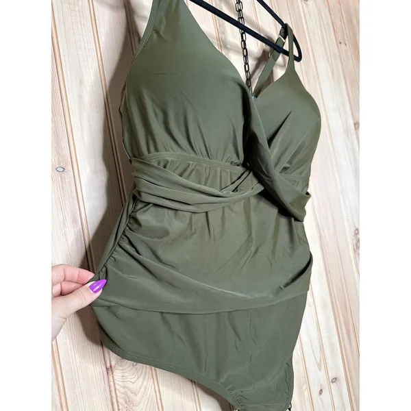 NWT Cupshe Ruched Underwire Bathing Suit Curvy Tummy Control 1-PC Swimsuit Sz 3X - Image 4