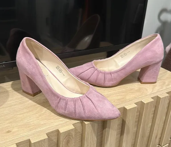 DSW Lavender Pointed Toe Heels - Image 2