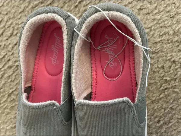 C429 sneakers shoes comfy new unused 7.5 M - Image 2