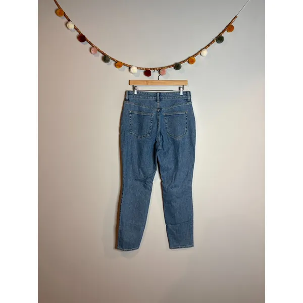 H&M medium wash jeans - Image 2