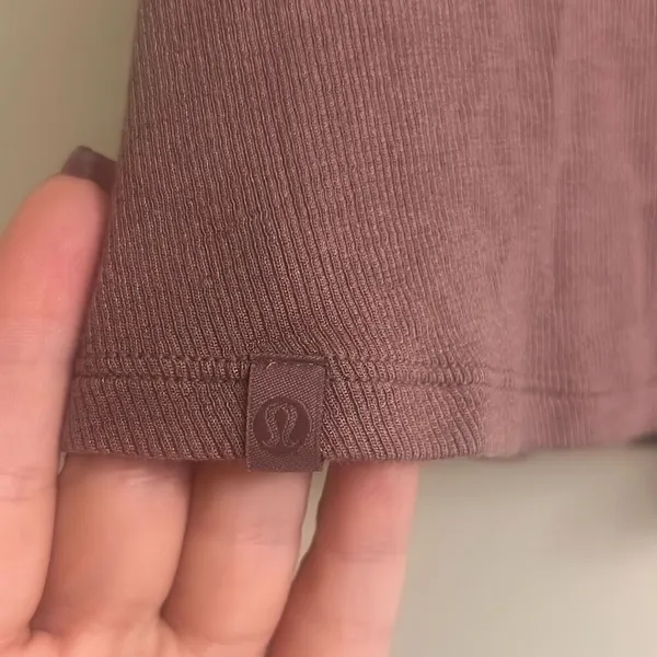 ✨Lululemon Hold Tight Cropped Tank Twilight Rose Sz Medium Top✨ - Image 9