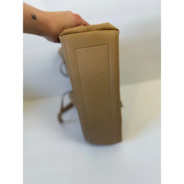 8 Other Reasons NWOT Vegan Leather Tan Slouchy Bucket Shoulder Bag - Image 8
