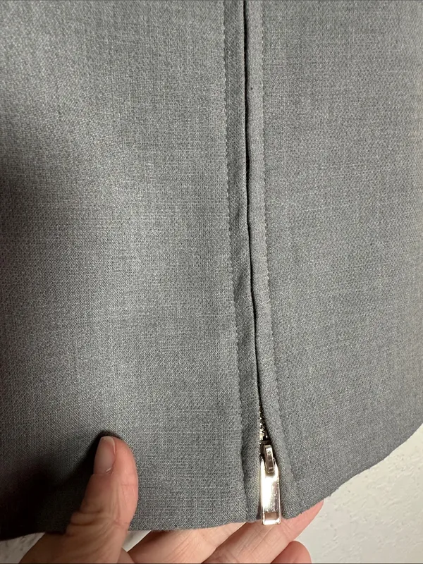Abercrombie & Fitch Gray Vest Full Zip Minimalist City Chic Tailored Small - Image 4