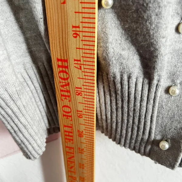 GRAY PEARL CARDIGAN SWEATER BUTTON DOWN‎ PREPPY LARGE - Image 6