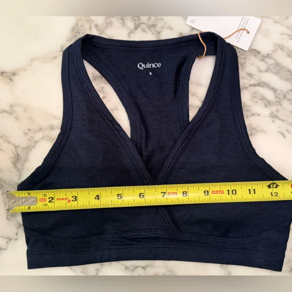 NWT Quince Women's Ultra Soft V Neck Racerback Heathered Storm Blue Sports Bra S - Image 6