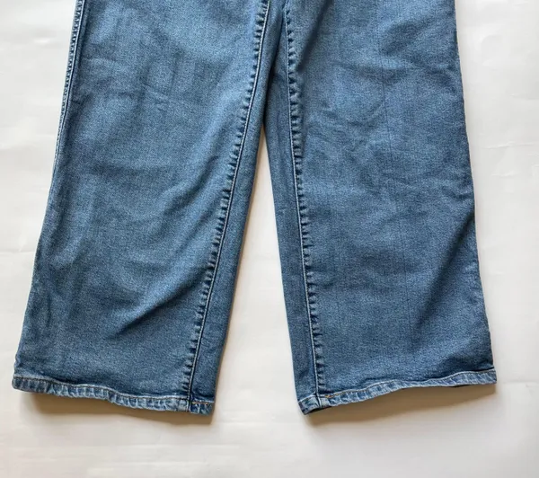 Levis Mile High Cropped Wide Leg Blue Button Fly Jeans Size 28 - Image 4