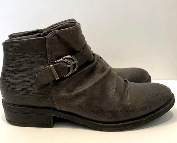 Baretraps- Black Ankle Bootie Style Yulia with Silver Buckle Detail- Size 8.5 - Image 3