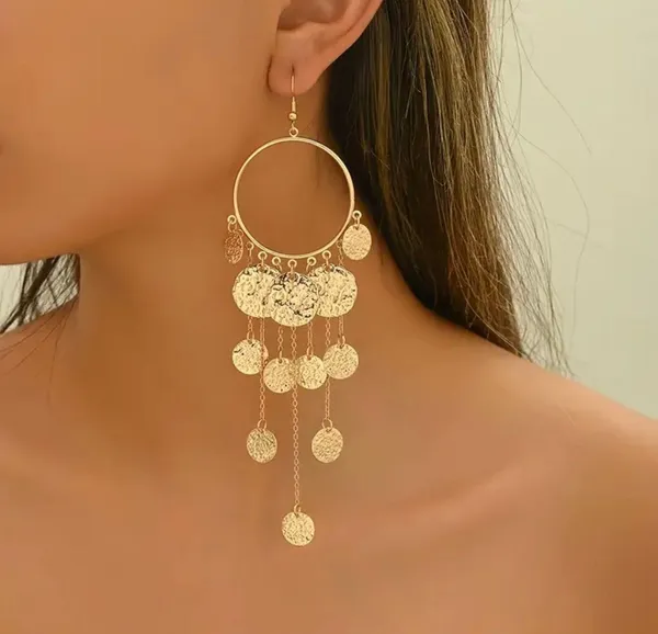 Elegant Gold Chandelier Earrings - Image 5