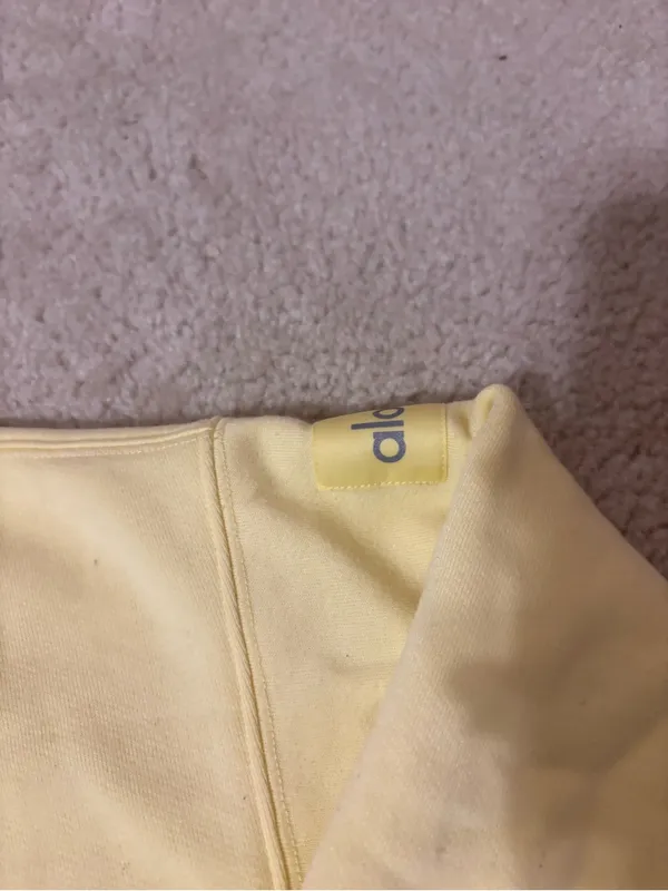 Alo Yoga Cropped Crewneck - Image 4