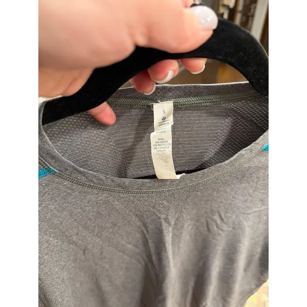 Lululemon Athletica Mens small Short sleeve athletic‎ Shirt Tee - Image 2