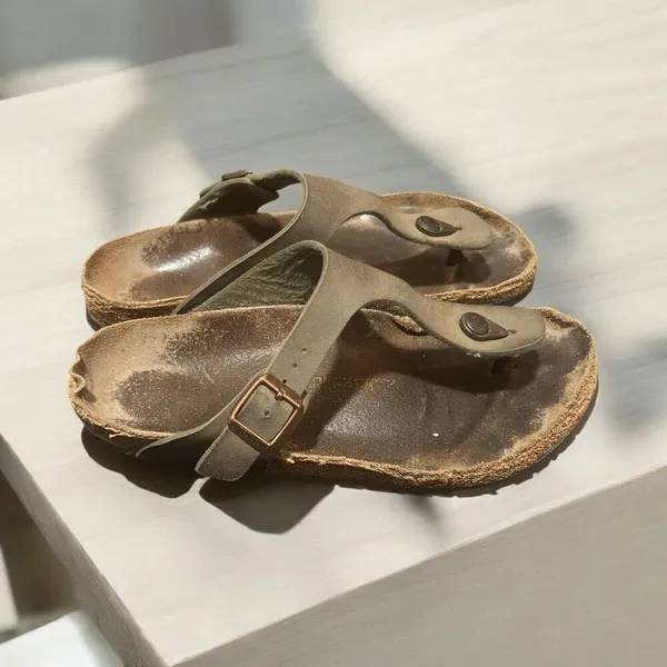 ✨Birkenstock GIZEH REGULAR Sz 40 Sandals✨ - Image 2