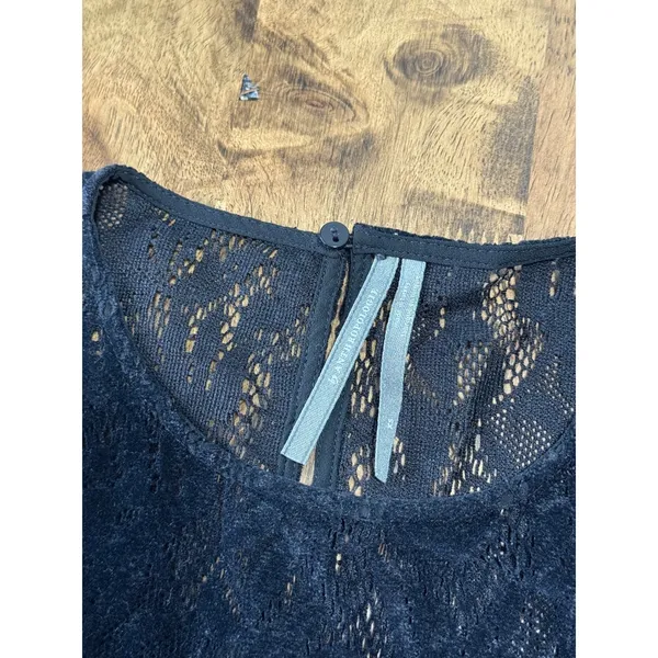 EUC Women's By Anthropologie Black Velvet and Lace Blouse Top Size XS‎ - Image 3