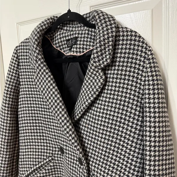 ZARA Women's Black and White wool Houndstooth‎ Coat cuffed sleeves size medium - Image 3