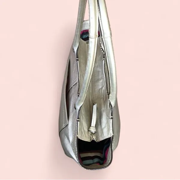 Coach Handbag Purse No# H0982-F14384 Silver metallic Bright colored inside - Image 6