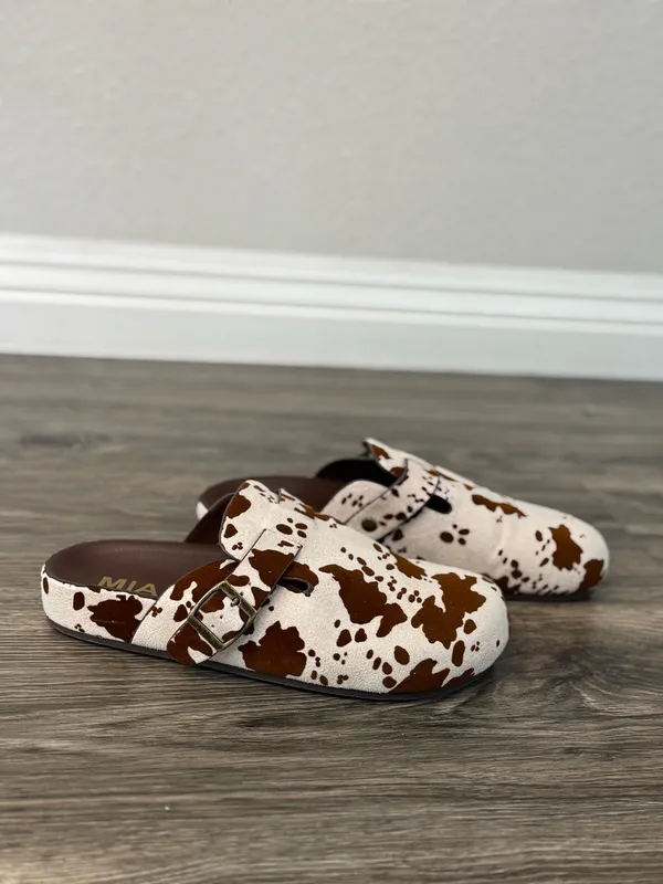 MIA Gipsy Cow Print Buckle Clog Mules Size 7.5 - Image 2
