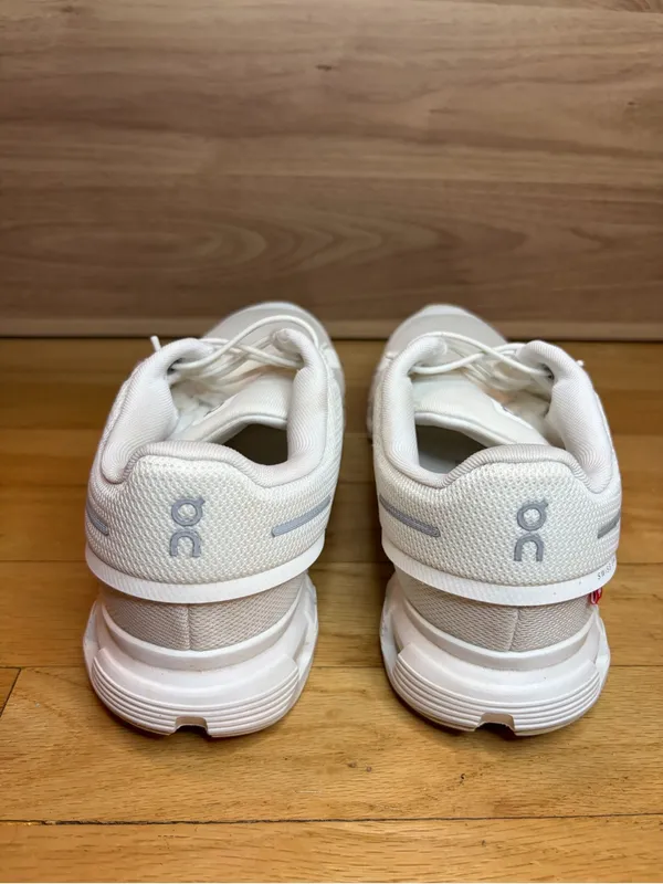 On Cloud 6 Women's Sneakers in White - Size 8.5 - Image 4