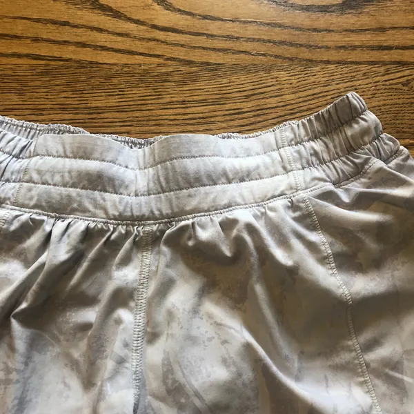 Lululemon Hotty Hot Short II Long 4” Starlight - Image 3