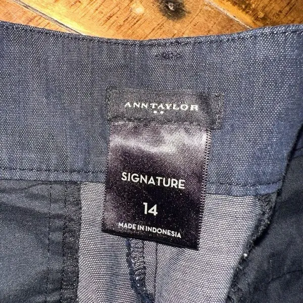 Ann Taylor gray minimalist classic size 14 Signature shorts - Image 2
