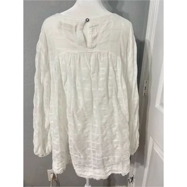 We The Free  Women White Textured Buttonless Tunic Size extra Small OVERSIZE. - Image 8