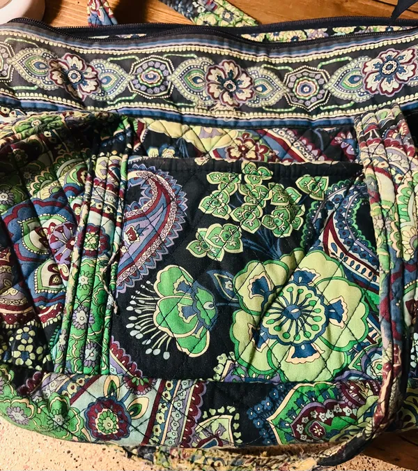 Vera Bradley muti compartment women's handbag - Image 5
