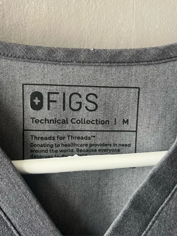 FIGS Catarina Scrub Top Gray Graphite V-Neck Medical Uniform Women’s M - Image 3