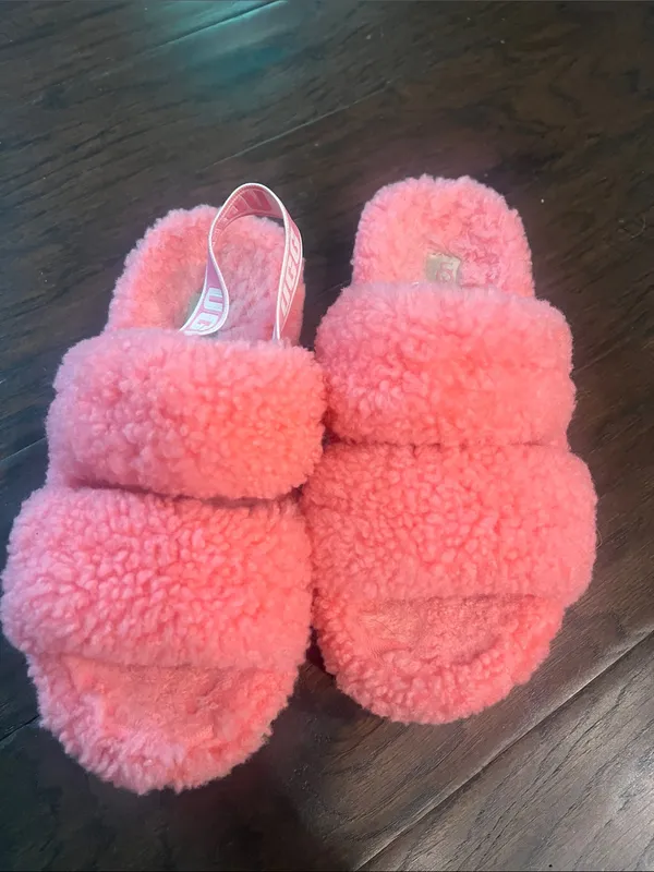 UGG Pink Fuzz Platform Slide with Elastic Logo Backstrap 8 GUC - Image 3