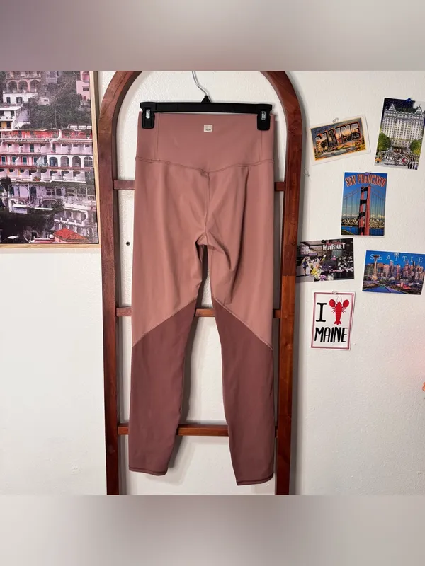 Vuori Mauve Colorblock Leggings - Image 2