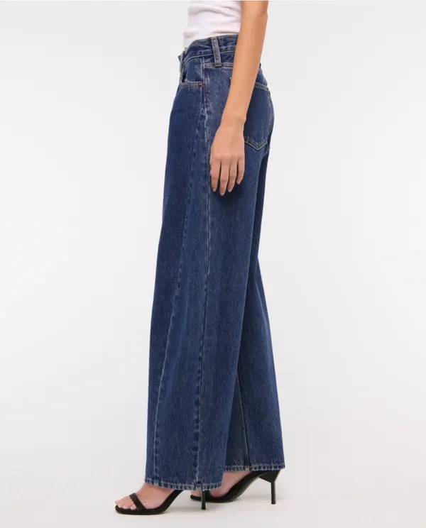 Abercrombie Black Mid-Rise Barrel Jean - Image 4