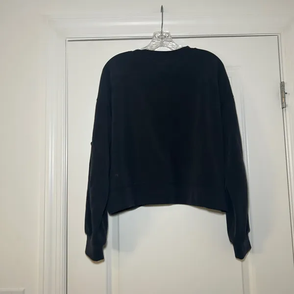 Lululemon Perfectly Oversized Cropped Crew Softstreme black women's 10 lounge - Image 4