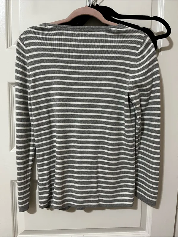 L.L. Bean Gray and White Striped Crew Neck Knit Top Lighweight Sweater Sz L - Image 4