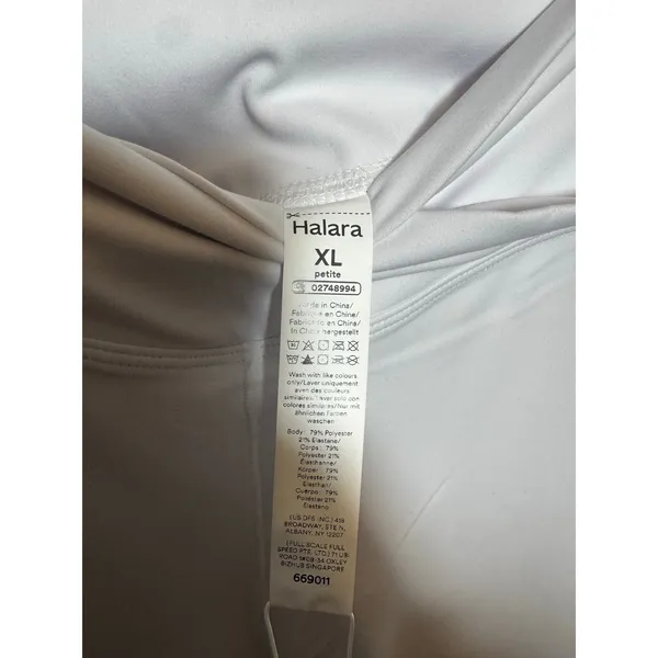 New Halara Crossover High Waisted Back Pocket Super Flare Leggings White XL - Image 10