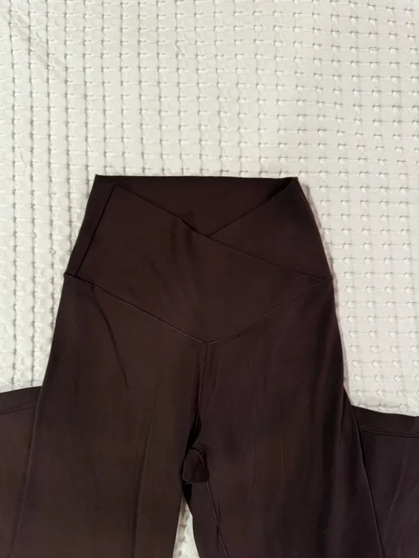 Aerie Offline Hi-Rise Flare Brown Crossover Leggings - Image 3