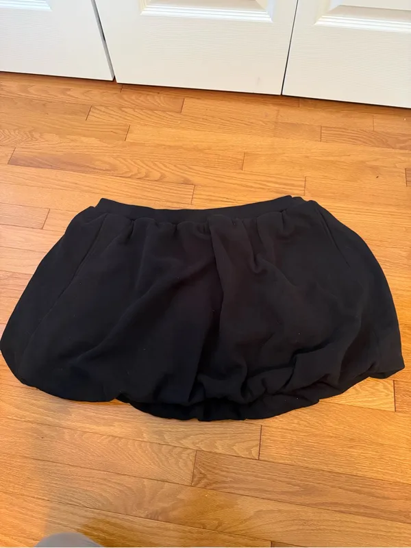 OFFLINE By Aerie Cloud Fleece Bubble Skort in True Black - Image 2