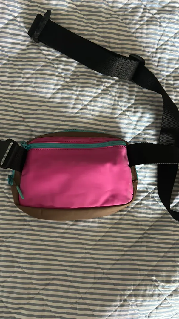 Lululemon Fanny Pack Everywhere Belt Bag Sonic Pink - Image 3