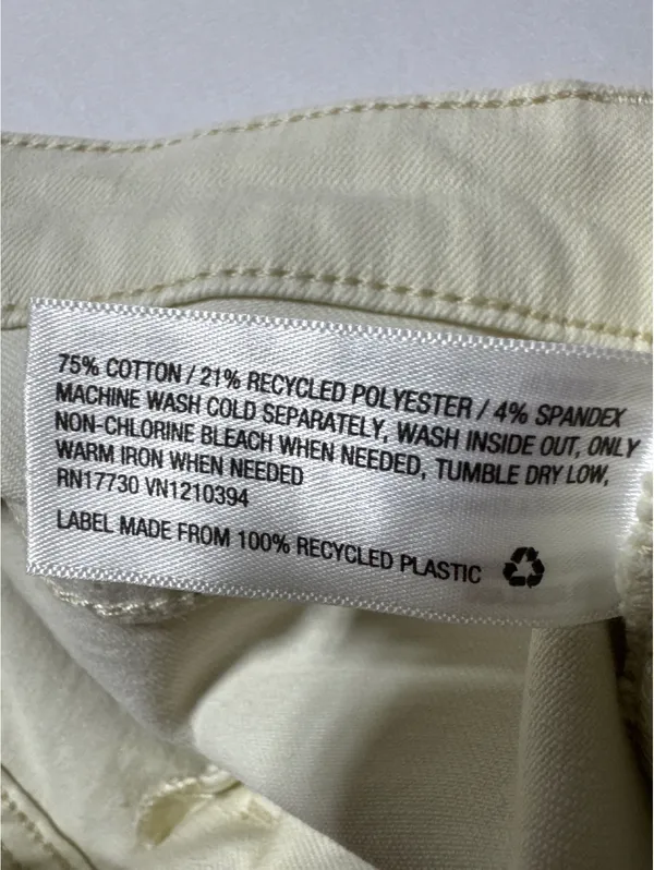 Universal Threads High Rise Skinny Jeans in Cream - Size 17R - Image 3