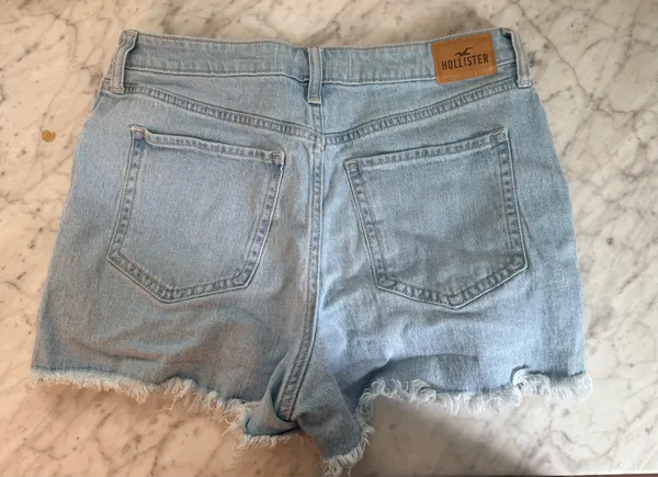Hollister Mom High-Rise Jean Shorts - Image 2